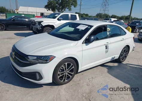 2023 Volkswagen Jetta 1.5T Sport z USA, uszkodzony, nr VIN 3VWAM7BU6PM054103